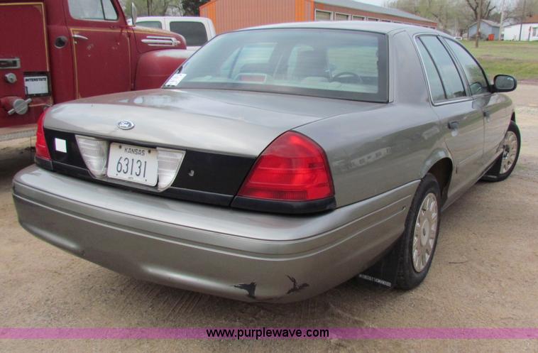 image for item B7204 2004 Ford Crown Victoria Police Interceptor