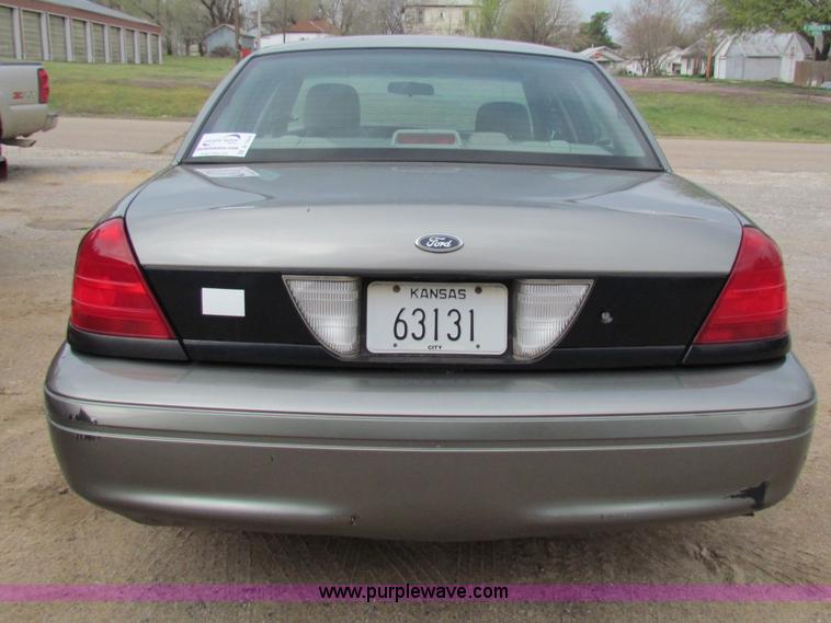 image for item B7204 2004 Ford Crown Victoria Police Interceptor