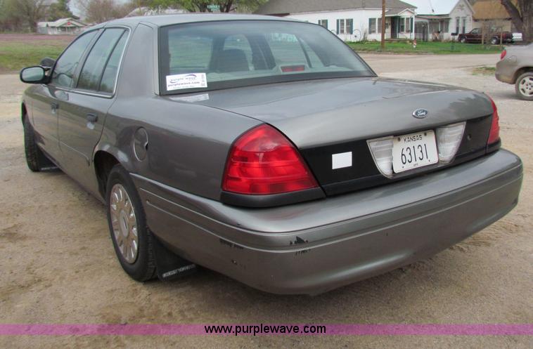 image for item B7204 2004 Ford Crown Victoria Police Interceptor