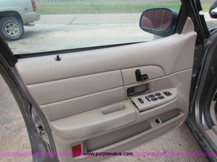 image for item B7204 2004 Ford Crown Victoria Police Interceptor