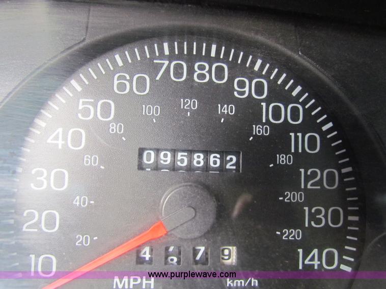 image for item B7204 2004 Ford Crown Victoria Police Interceptor