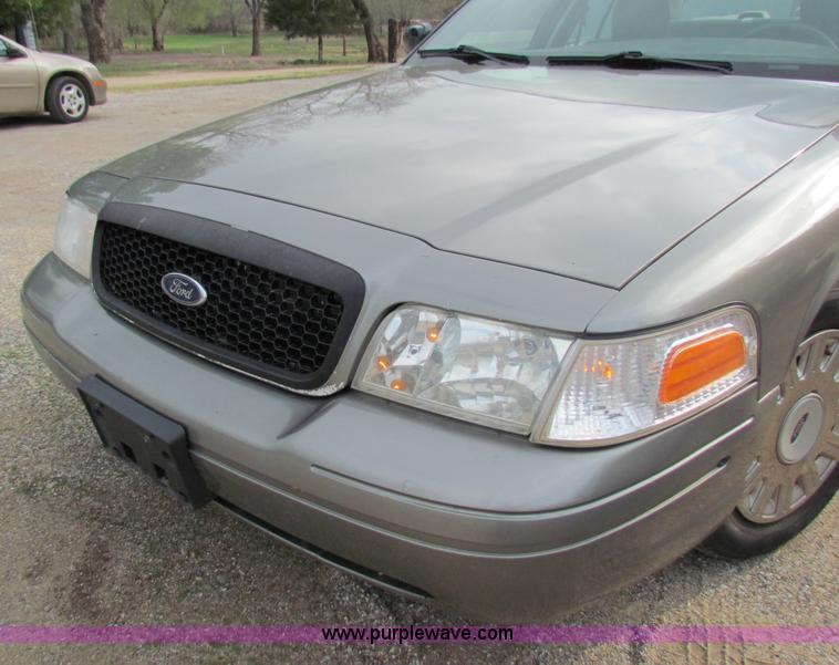 image for item B7204 2004 Ford Crown Victoria Police Interceptor