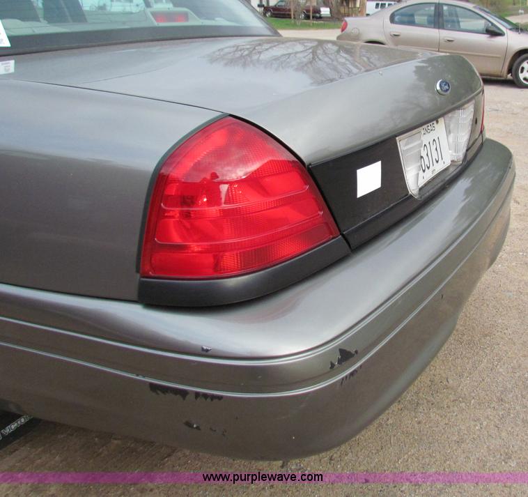 image for item B7204 2004 Ford Crown Victoria Police Interceptor
