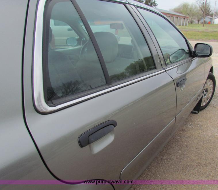 image for item B7204 2004 Ford Crown Victoria Police Interceptor