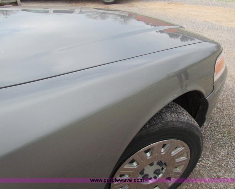 image for item B7204 2004 Ford Crown Victoria Police Interceptor