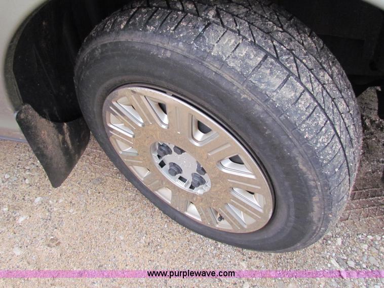 image for item B7204 2004 Ford Crown Victoria Police Interceptor