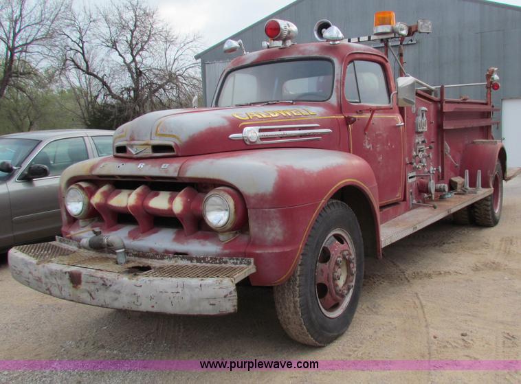 image for item B7205 1952 Ford F-7  Big Job fire truck