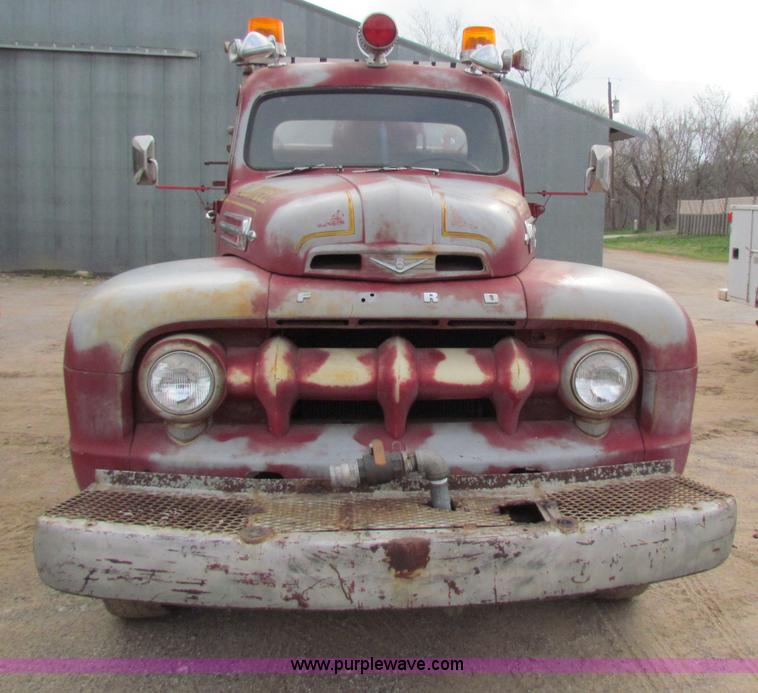 image for item B7205 1952 Ford F-7  Big Job fire truck
