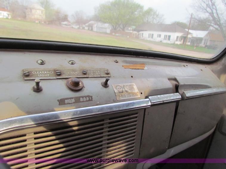 image for item B7205 1952 Ford F-7  Big Job fire truck