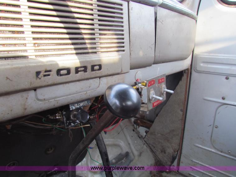 image for item B7205 1952 Ford F-7  Big Job fire truck