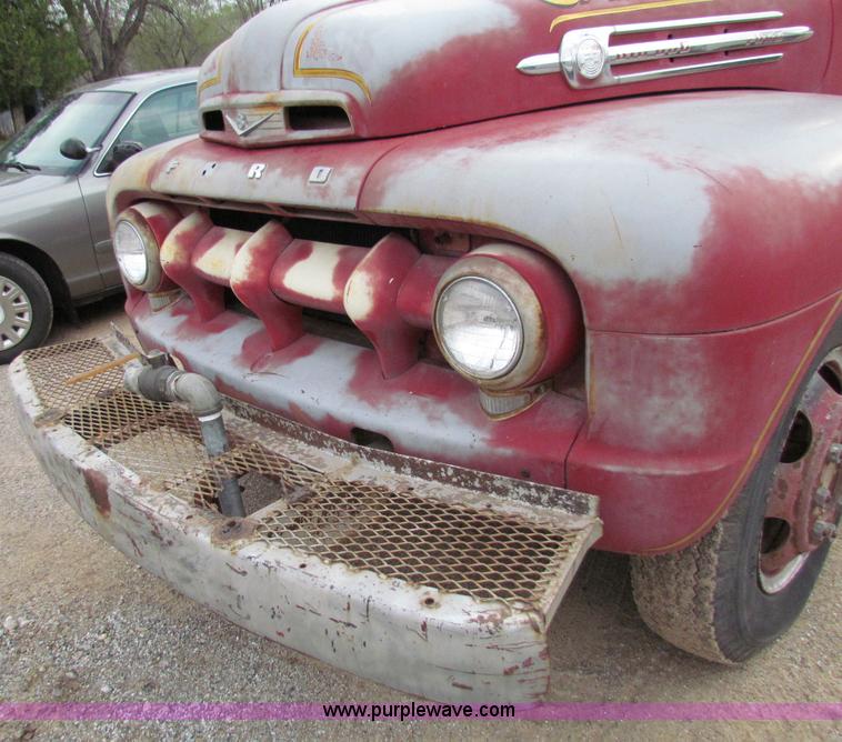 image for item B7205 1952 Ford F-7  Big Job fire truck