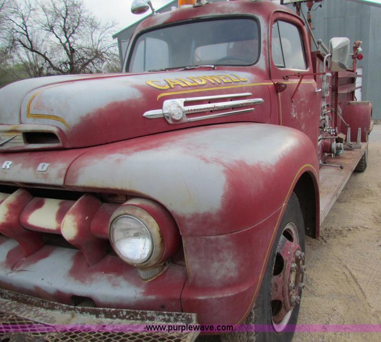 image for item B7205 1952 Ford F-7  Big Job fire truck