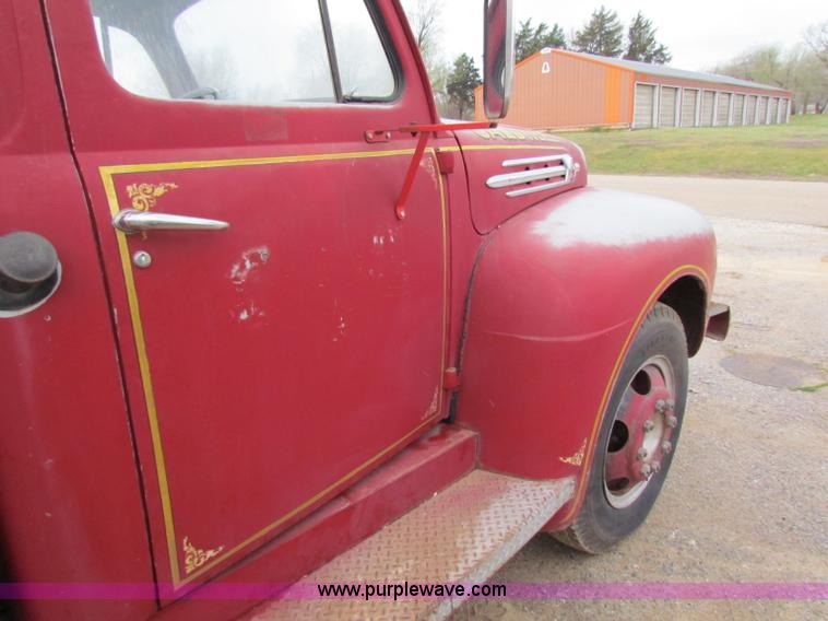 image for item B7205 1952 Ford F-7  Big Job fire truck