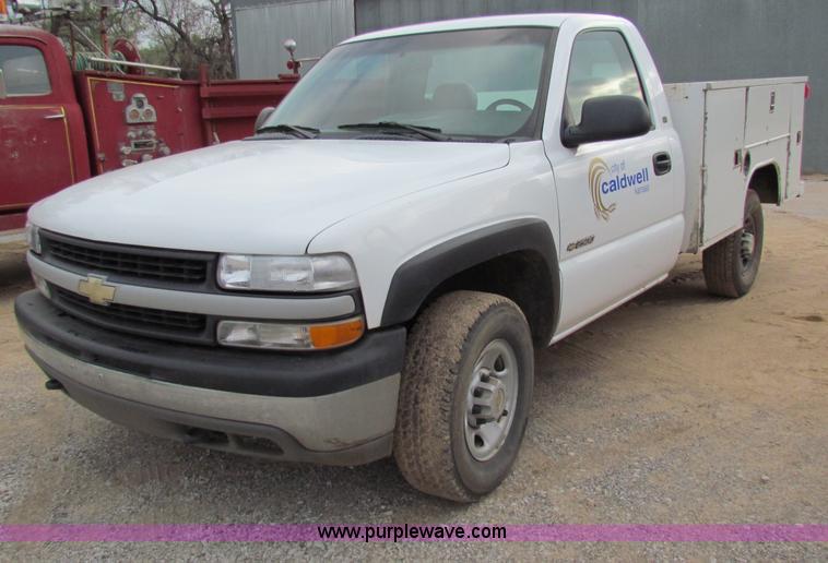 image for item B7206 2002 Chevrolet Silverado 2500