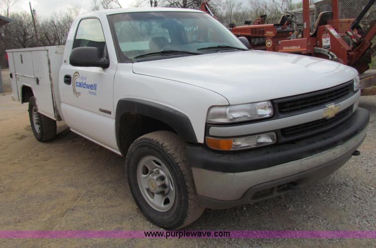 image for item B7206 2002 Chevrolet Silverado 2500