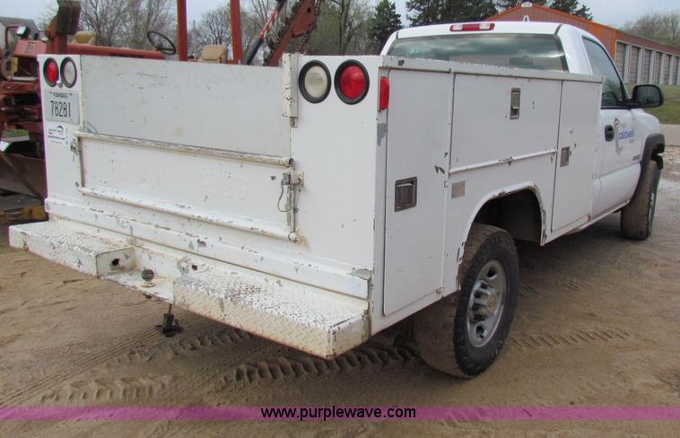 image for item B7206 2002 Chevrolet Silverado 2500