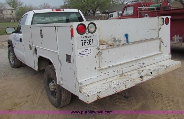 image for item B7206 2002 Chevrolet Silverado 2500