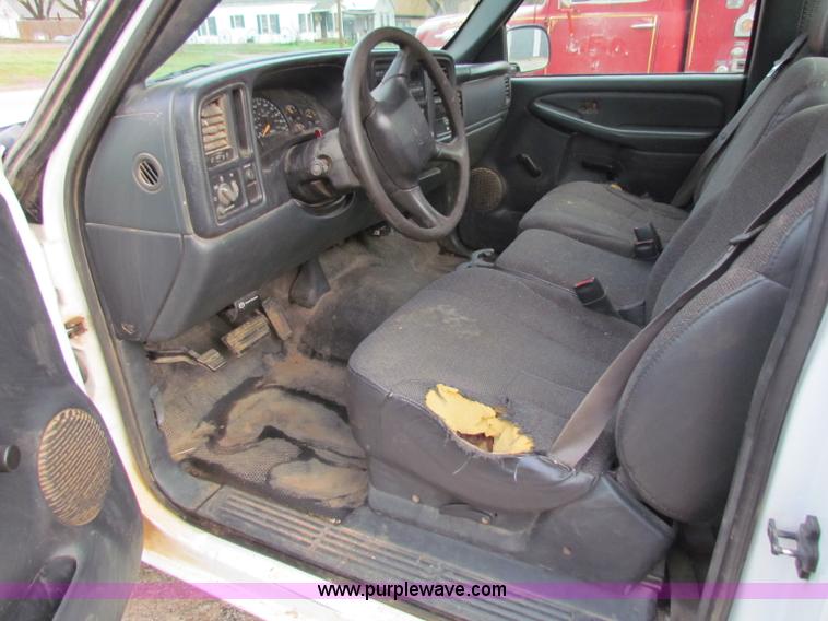 image for item B7206 2002 Chevrolet Silverado 2500