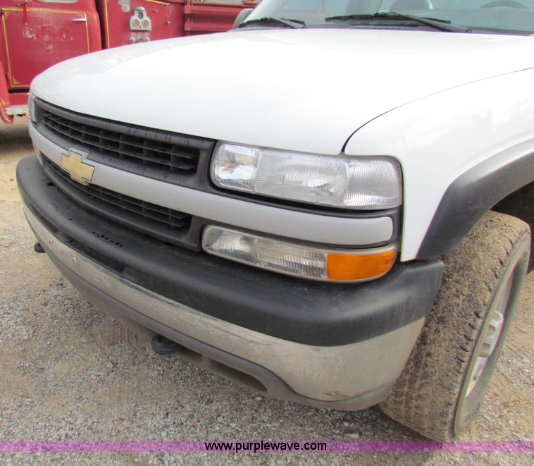 image for item B7206 2002 Chevrolet Silverado 2500