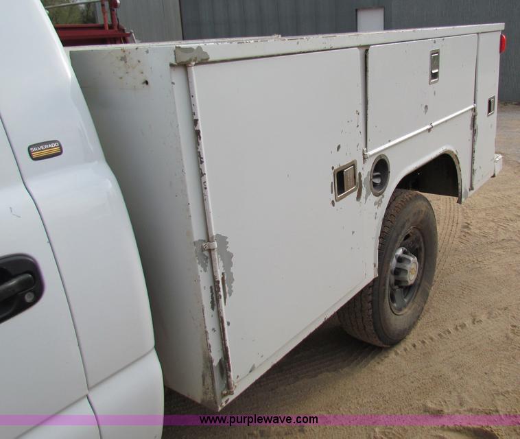 image for item B7206 2002 Chevrolet Silverado 2500