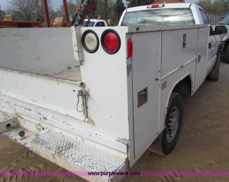 image for item B7206 2002 Chevrolet Silverado 2500