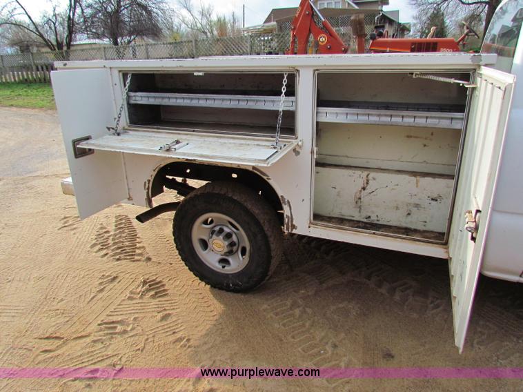 image for item B7206 2002 Chevrolet Silverado 2500