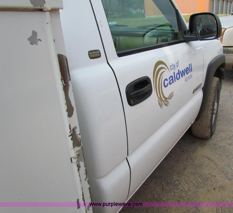 image for item B7206 2002 Chevrolet Silverado 2500