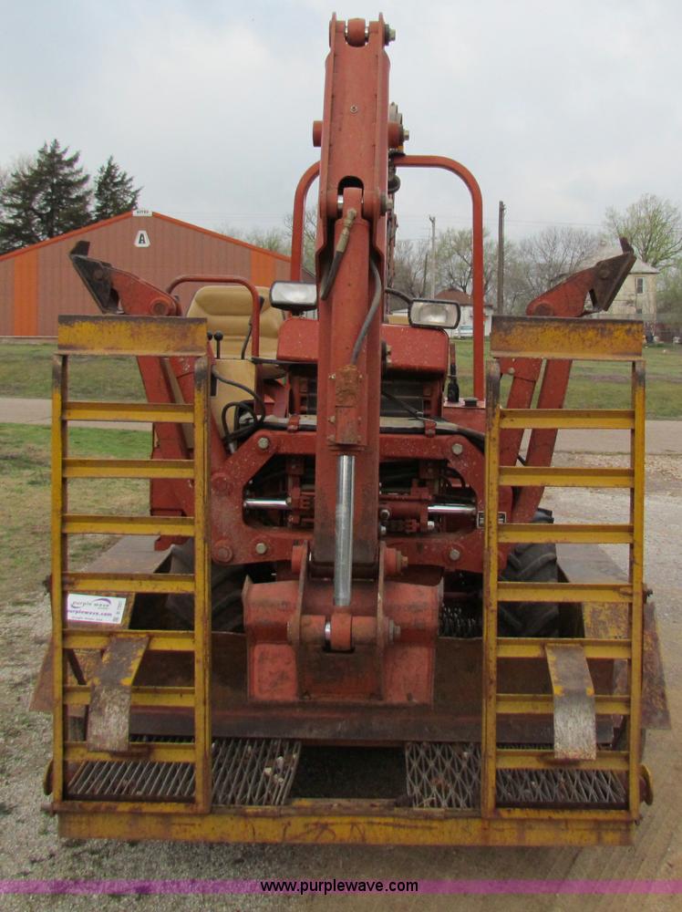 image for item B7207 1995 Ditch Witch 3500D  trencher with trailer
