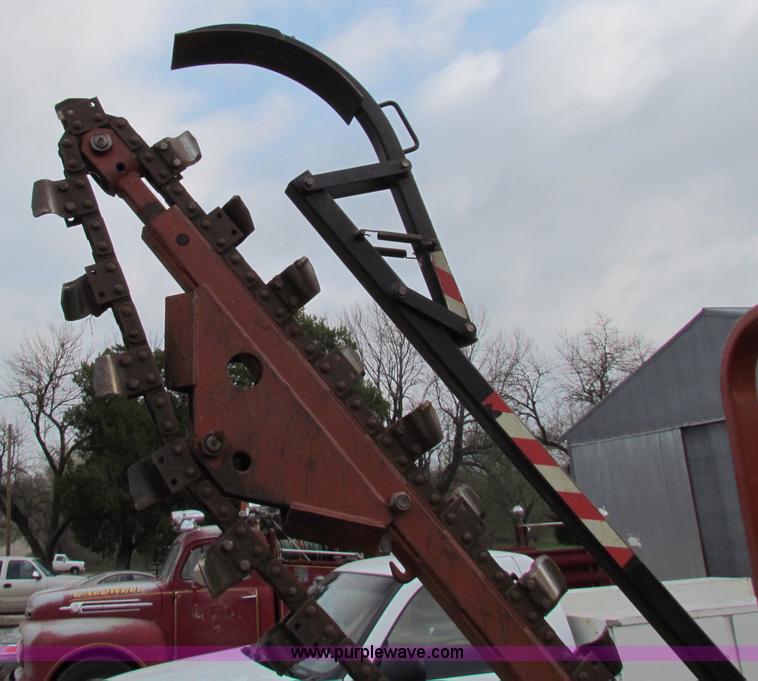 image for item B7207 1995 Ditch Witch 3500D  trencher with trailer