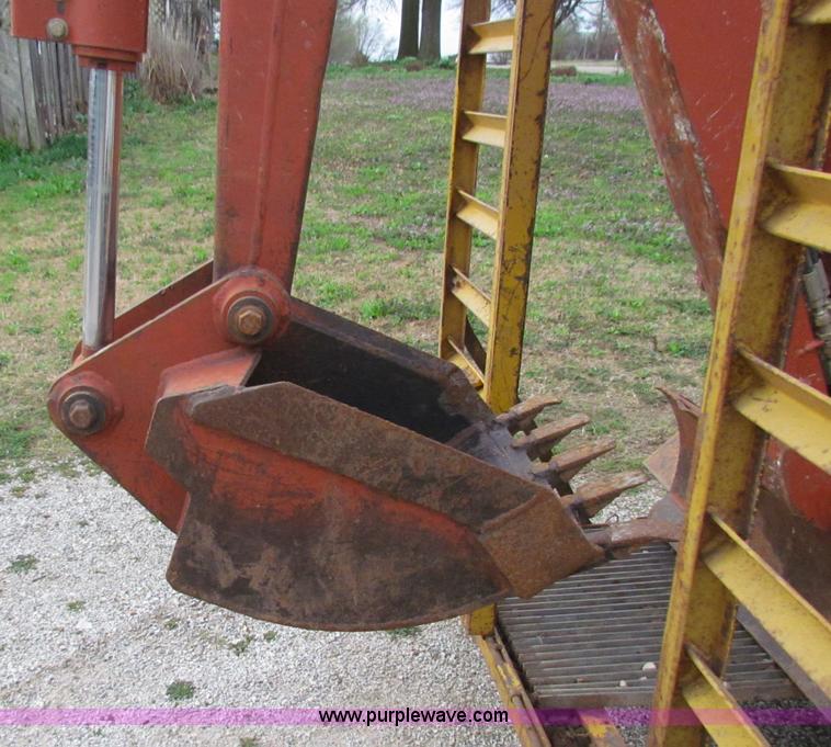 image for item B7207 1995 Ditch Witch 3500D  trencher with trailer