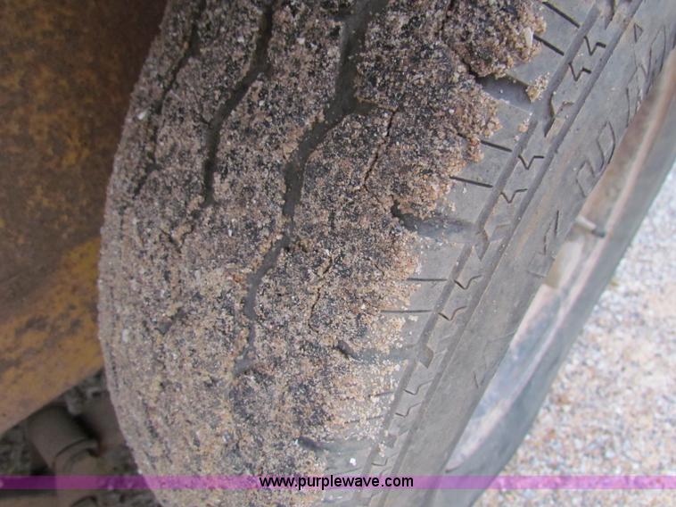 image for item B7207 1995 Ditch Witch 3500D  trencher with trailer