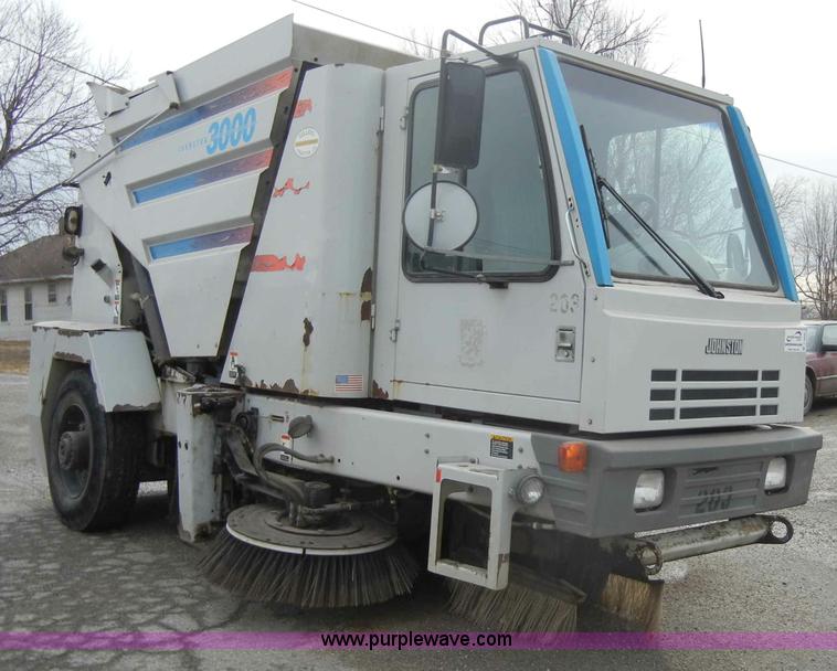 image for item C4009 1997 Johnston 3000 street sweeper