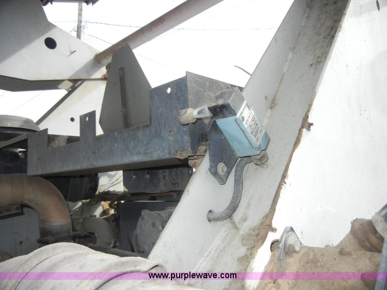 image for item C4009 1997 Johnston 3000 street sweeper