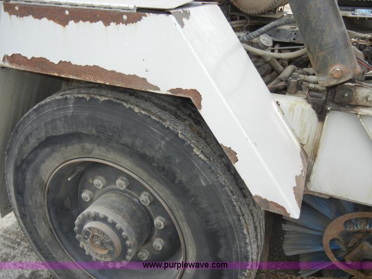 image for item C4009 1997 Johnston 3000 street sweeper