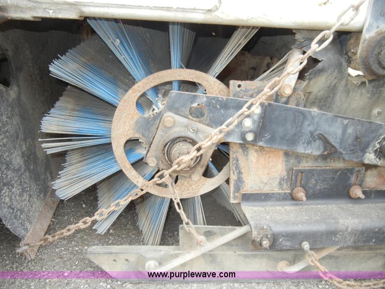 image for item C4009 1997 Johnston 3000 street sweeper