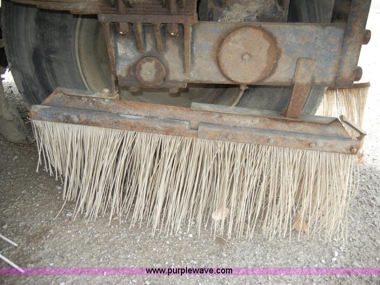 image for item C4009 1997 Johnston 3000 street sweeper