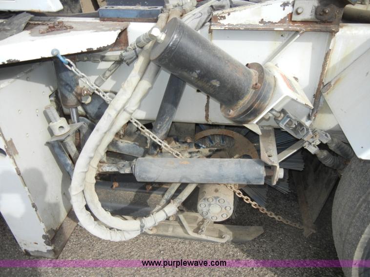 image for item C4009 1997 Johnston 3000 street sweeper