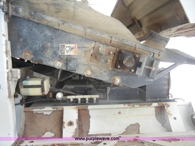 image for item C4009 1997 Johnston 3000 street sweeper