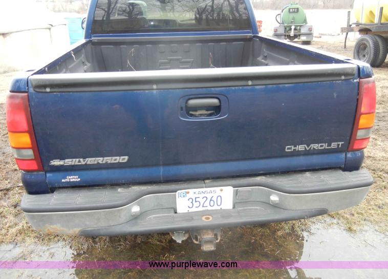 image for item C4010 2000 Chevrolet Silverado K1500 Z71 extended cab pickup truck