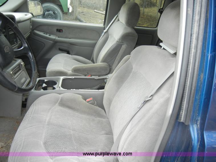 image for item C4010 2000 Chevrolet Silverado K1500 Z71 extended cab pickup truck