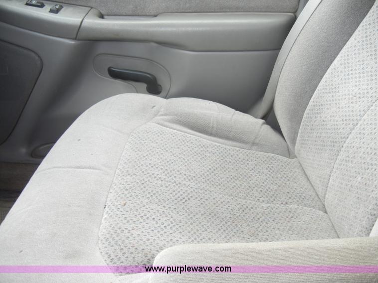 image for item C4010 2000 Chevrolet Silverado K1500 Z71 extended cab pickup truck