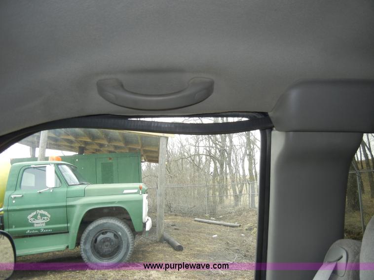 image for item C4010 2000 Chevrolet Silverado K1500 Z71 extended cab pickup truck