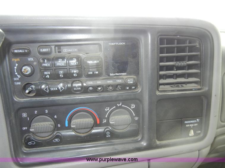 image for item C4010 2000 Chevrolet Silverado K1500 Z71 extended cab pickup truck