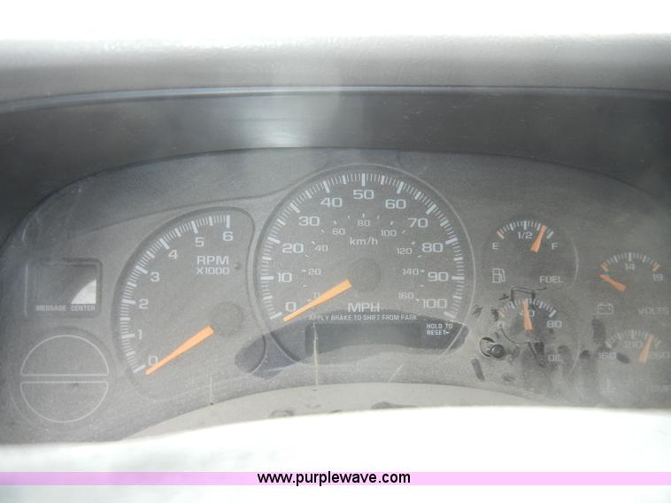 image for item C4010 2000 Chevrolet Silverado K1500 Z71 extended cab pickup truck