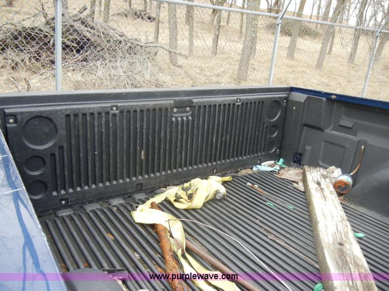 image for item C4010 2000 Chevrolet Silverado K1500 Z71 extended cab pickup truck