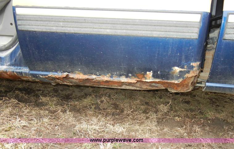 image for item C4010 2000 Chevrolet Silverado K1500 Z71 extended cab pickup truck