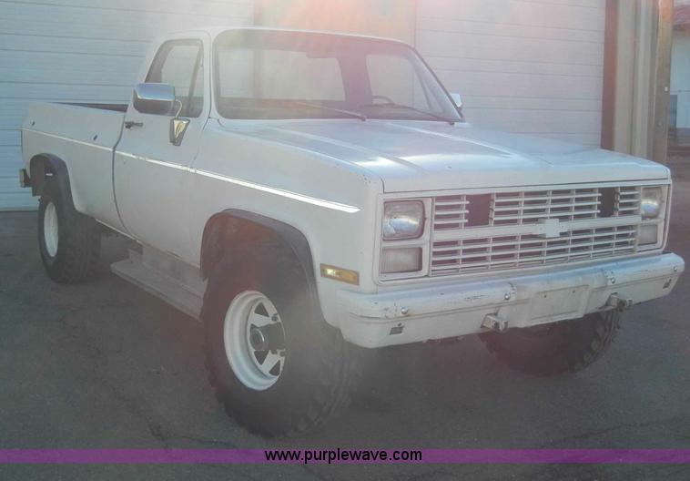 image for item C4012 1984 Chevrolet D30 Military 1.25 ton truck