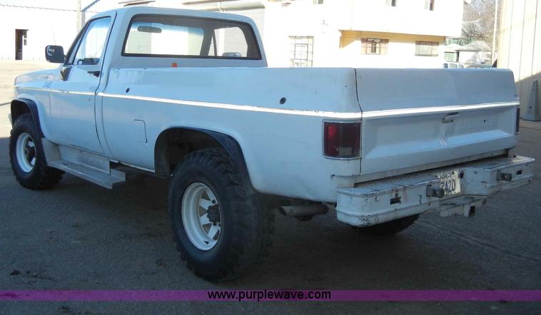 image for item C4012 1984 Chevrolet D30 Military 1.25 ton truck