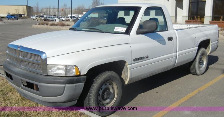 image for item C4071 1999 Dodge Ram 1500 pickup truck