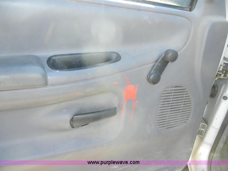 image for item C4071 1999 Dodge Ram 1500 pickup truck